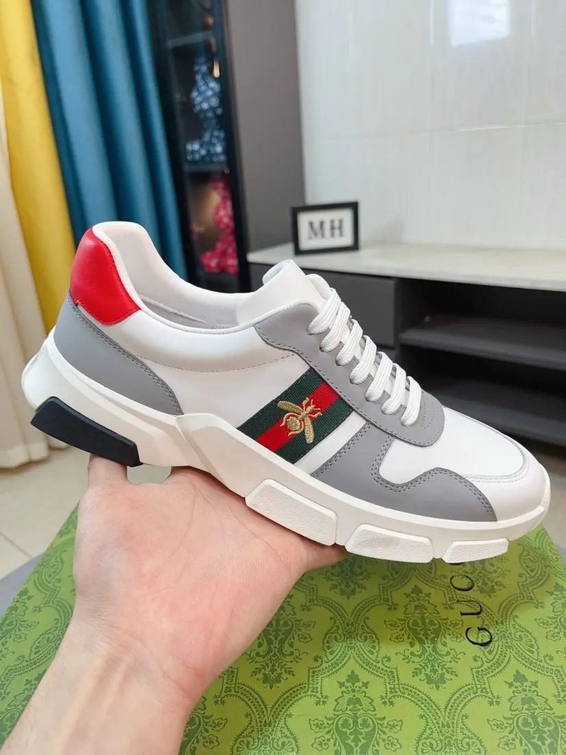 Men's shoes 💰560🌹🌹GUCCI [Gucci] New high-end brand of men's shoes, the latest fashionable casual men's shoes, trendy and versatile, relaxed and sporty style, uppers imported from Italy, first-layer cowhide, genuine leather lining, and ultra-fine workmanship. Original personalized fashionable rubber wear-resistant outsole, light and comfortable on the foot, size 38-44